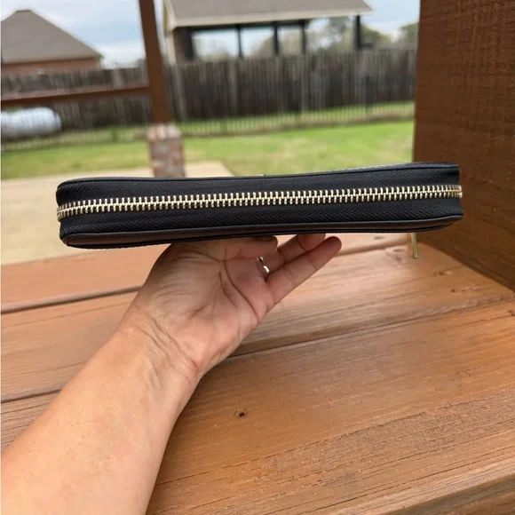 GUC Kate Spade Black Leather Textured Long Wallet - Picture 6 of 10